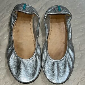Tieks Silver Screen Ballet Flats Sz. 9, Good Condition.